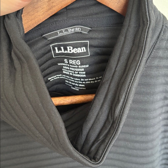 L.L. Bean Black Ribbed Pullover - Picture 3 of 4